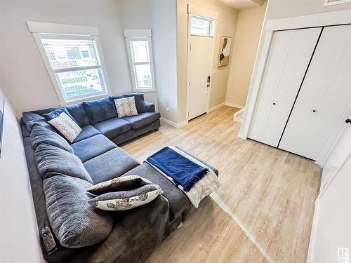 24 150 Everitt Drive N, St. Albert, AB - Indoor Photo Showing Living Room