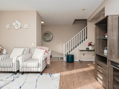 3 1780 Glastonbury Boulevard, Edmonton, AB - Indoor