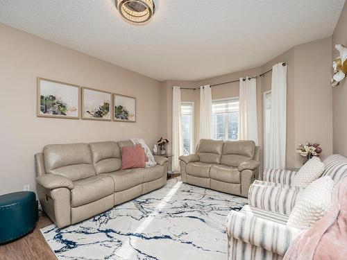 3 1780 Glastonbury Boulevard, Edmonton, AB - Indoor Photo Showing Living Room