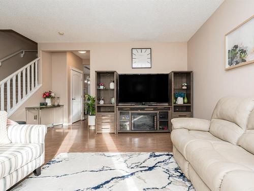 3 1780 Glastonbury Boulevard, Edmonton, AB - Indoor Photo Showing Living Room