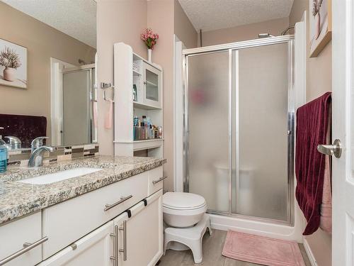 3 1780 Glastonbury Boulevard, Edmonton, AB - Indoor Photo Showing Bathroom