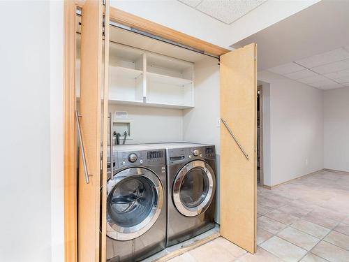 9519 155 Street, Edmonton, AB - Indoor Photo Showing Laundry Room