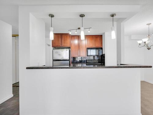 1204 9835 113 Street, Edmonton, AB - Indoor Photo Showing Kitchen