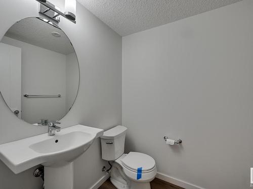 24 2215 24 Street, Edmonton, AB - Indoor Photo Showing Bathroom