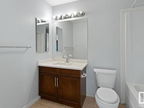 21152 46 Avenue, Edmonton, AB - Indoor Photo Showing Bathroom