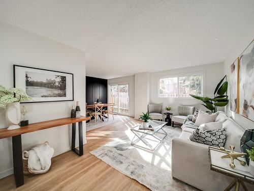 13109 34 Street, Edmonton, AB - Indoor Photo Showing Living Room