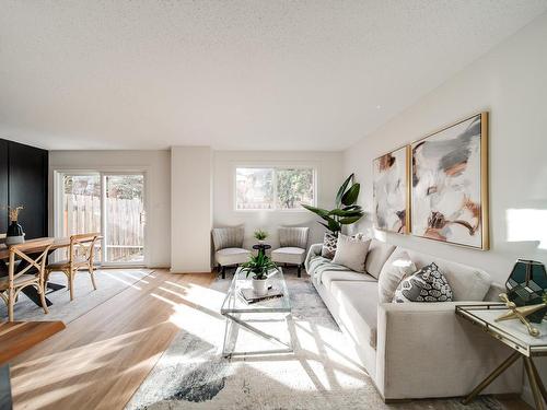 13109 34 Street, Edmonton, AB - Indoor Photo Showing Living Room