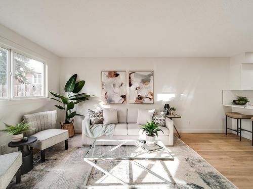 13109 34 Street, Edmonton, AB - Indoor Photo Showing Living Room