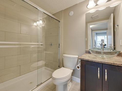 12 9650 82 Avenue, Edmonton, AB - Indoor Photo Showing Bathroom