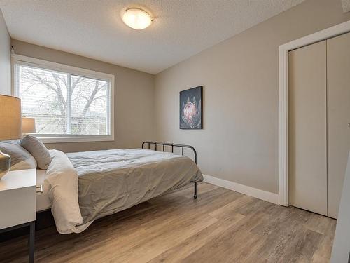 12 9650 82 Avenue, Edmonton, AB - Indoor Photo Showing Bedroom