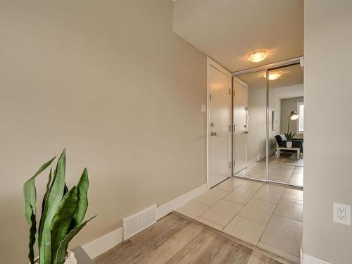 12 9650 82 Avenue, Edmonton, AB - Indoor Photo Showing Other Room