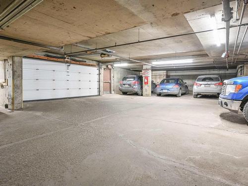 423 11618 100 Avenue, Edmonton, AB - Indoor Photo Showing Garage