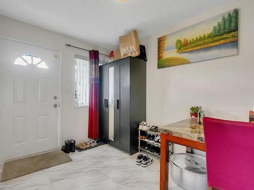 20 1580 Mill Woods Rd E, Edmonton, AB - Indoor Photo Showing Other Room