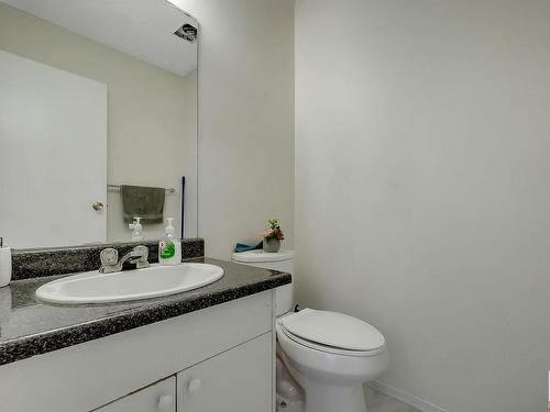 20 1580 Mill Woods Rd E, Edmonton, AB - Indoor Photo Showing Bathroom