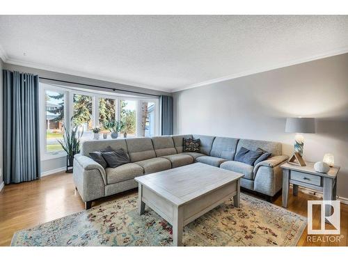 16 Westridge Crescent, Edmonton, AB - Indoor Photo Showing Living Room