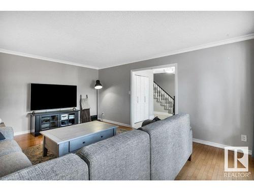 16 Westridge Crescent, Edmonton, AB - Indoor Photo Showing Living Room