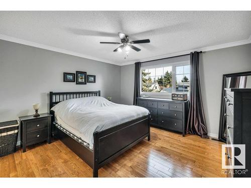 16 Westridge Crescent, Edmonton, AB - Indoor Photo Showing Bedroom