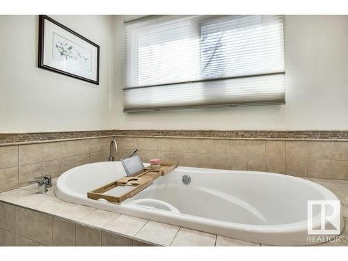 16 Westridge Crescent, Edmonton, AB - Indoor Photo Showing Bathroom