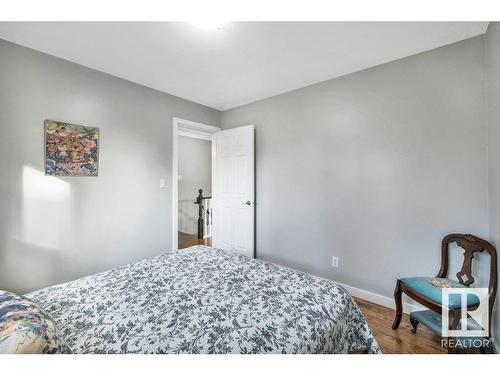 16 Westridge Crescent, Edmonton, AB - Indoor Photo Showing Bedroom