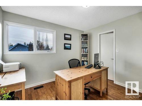 16 Westridge Crescent, Edmonton, AB - Indoor Photo Showing Office