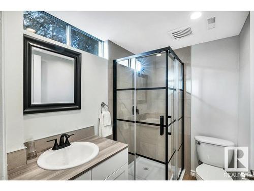 16 Westridge Crescent, Edmonton, AB - Indoor Photo Showing Bathroom