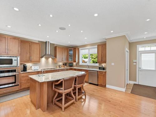 8728 101 Avenue, Edmonton, AB - Indoor Photo Showing Kitchen