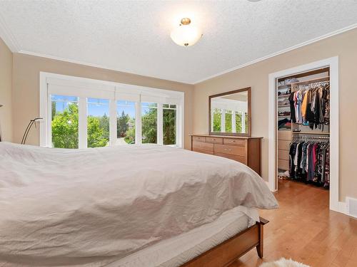 8728 101 Avenue, Edmonton, AB - Indoor Photo Showing Bedroom