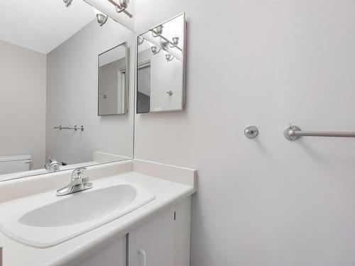 417 11618 100 Avenue, Edmonton, AB - Indoor Photo Showing Bathroom