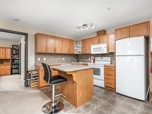 216 11615 Ellerslie Road, Edmonton, AB - Indoor Photo Showing Kitchen