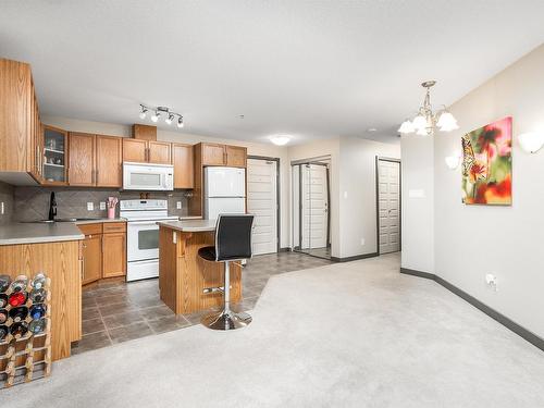 216 11615 Ellerslie Road, Edmonton, AB - Indoor Photo Showing Kitchen