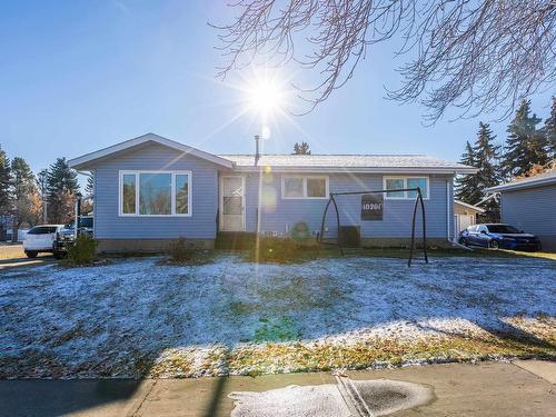 10201 98 Av, Morinville, AB 