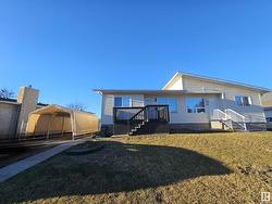 40 WARWICK RD NW  Edmonton, AB T5X 4P6