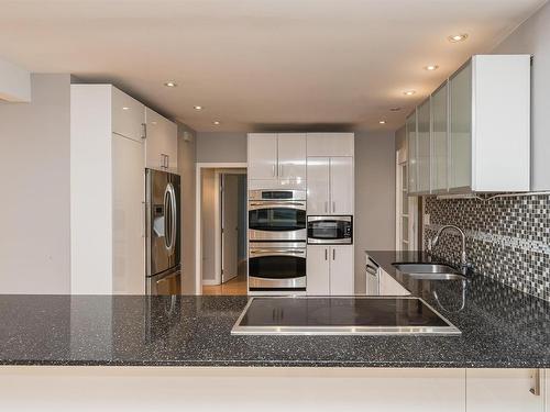 11231 75 Avenue, Edmonton, AB - Indoor Photo Showing Kitchen With Double Sink With Upgraded Kitchen