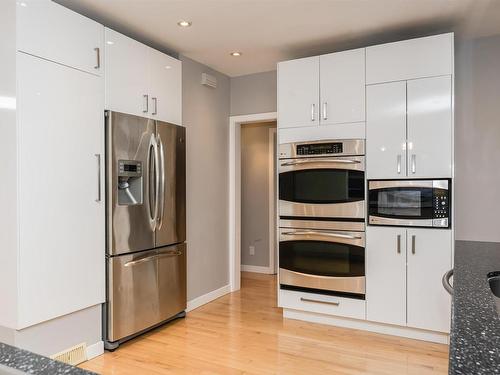 11231 75 Avenue, Edmonton, AB - Indoor Photo Showing Kitchen