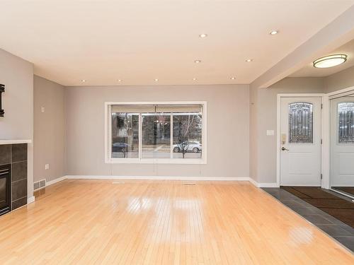 11231 75 Avenue, Edmonton, AB - Indoor With Fireplace