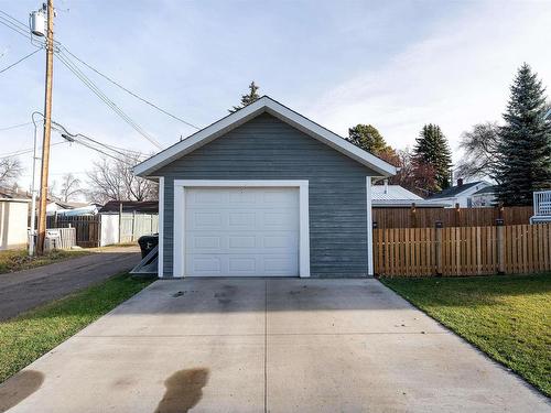 5123 51 Av, Stony Plain, AB 