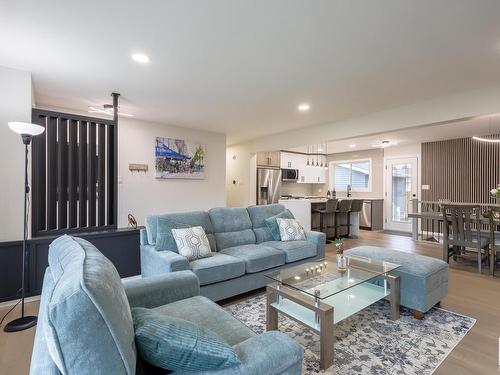 15239 83 Avenue, Edmonton, AB - Indoor Photo Showing Living Room