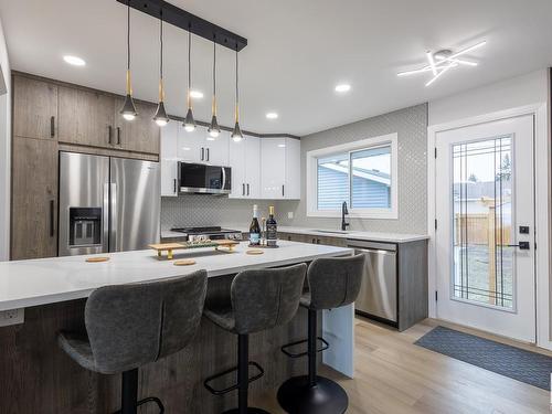 15239 83 Avenue, Edmonton, AB - Indoor Photo Showing Kitchen With Upgraded Kitchen