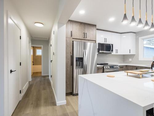 15239 83 Avenue, Edmonton, AB - Indoor Photo Showing Kitchen