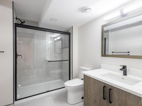 15239 83 Avenue, Edmonton, AB - Indoor Photo Showing Bathroom