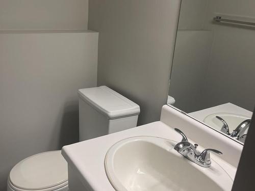 18519 78 Avenue, Edmonton, AB - Indoor Photo Showing Bathroom