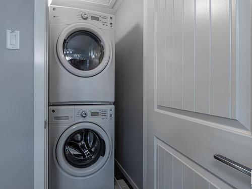 5108 Corvette Street, Edmonton, AB - Indoor Photo Showing Laundry Room