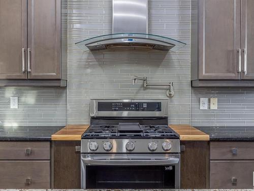 5108 Corvette Street, Edmonton, AB - Indoor Photo Showing Kitchen