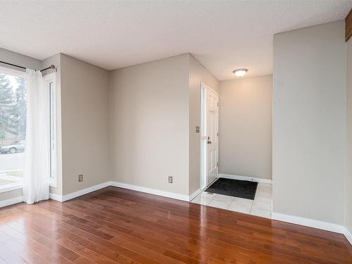 10522 21 Avenue, Edmonton, AB - Indoor Photo Showing Other Room