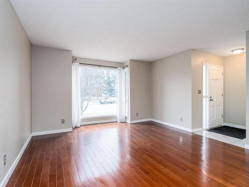 10522 21 Avenue, Edmonton, AB - Indoor Photo Showing Other Room