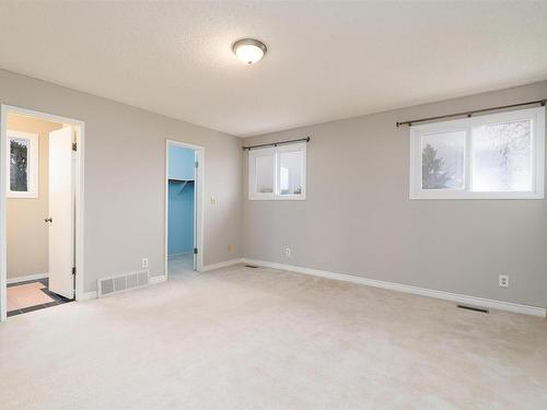 10522 21 Avenue, Edmonton, AB - Indoor Photo Showing Other Room