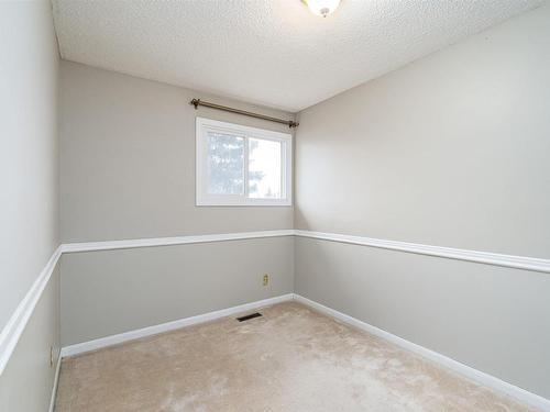 10522 21 Avenue, Edmonton, AB - Indoor Photo Showing Other Room