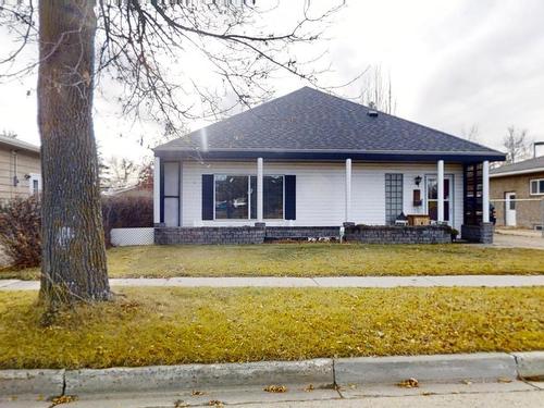 5521 49 Av, Wetaskiwin, AB 