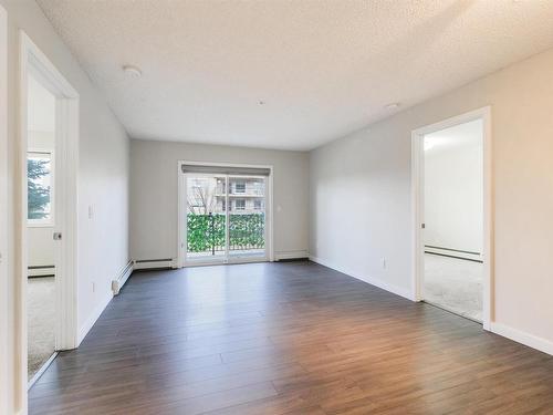 214 14808 125 Street, Edmonton, AB - Indoor Photo Showing Living Room