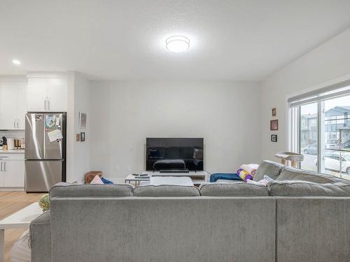 417 Black Stone Link W, Leduc, AB - Indoor Photo Showing Living Room